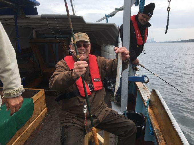 Onsdag den 170517 på Kalundborg Fjord - en glad lystfisker. Se det smil!