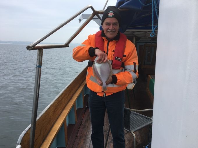 Onsdag den 170517. Så lykkedes det Jørgen at fange en fisk.